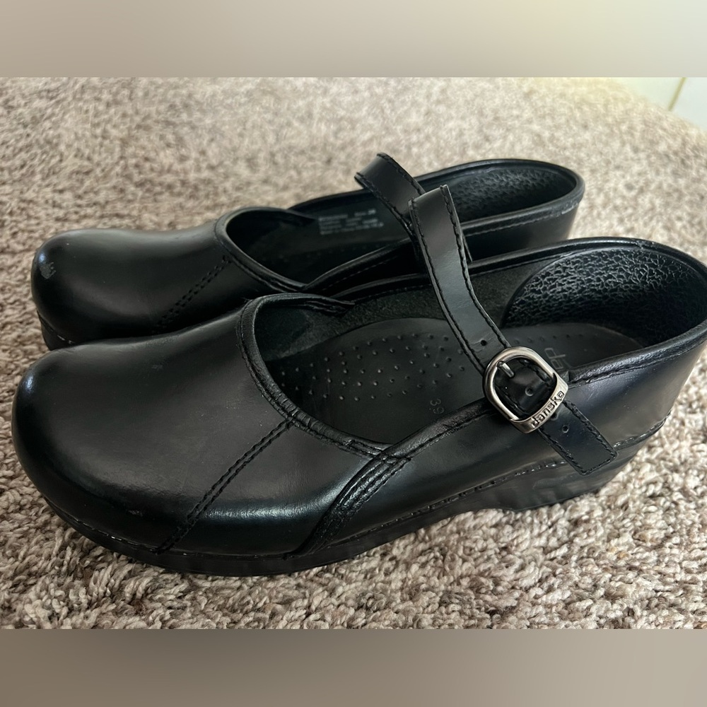DANSKO Leather Marcelle Black Cabrio Clogs 
Women's 39 US 9